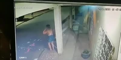 Brazil - Couple suffers accident and is robbed soon after