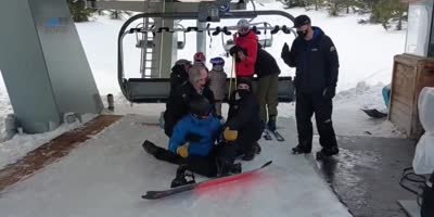 Man in Canada refuses to follow a ski resort's face mask policy to get on the lift
