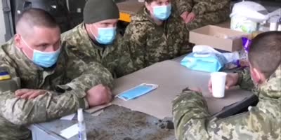 30 Ukrainian border guards soldiers surrendered