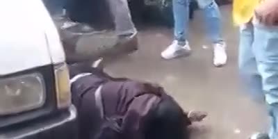 Female Vendor Kicked In The Face By Competitor In Colombia