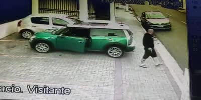 Robber Trying To Rob A Cop Gets Shot.