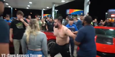 Fat Dude Pulls a Gun on a Guy During a Dispute, Crowd Whoops his Ass One by One.
