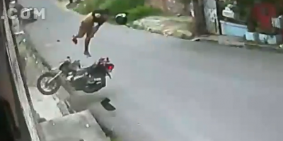 Young man loses control and is thrown on motorcycle.
