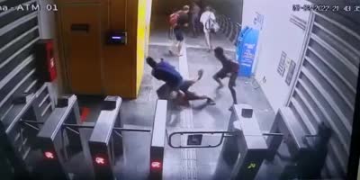Man Stabbed At The ATM After He Resists Robbers In Brazil