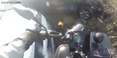 Innocent man gets involved in an accident that has nothing to do with him.
