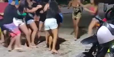 Girls Fight Outside The Night Club In Brazil