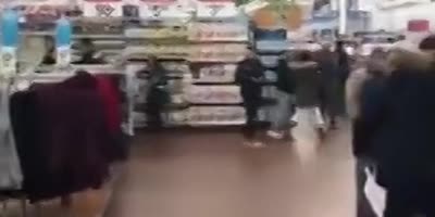 Crazy Dude Has The Quikest Way Possible To Get Through Walmart Checkout Lanes.