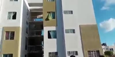 House Invader Jumps Into The Hands Of Justice In Cancun