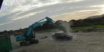 Excavator Operator Goes On Rampage Over Cut Wages