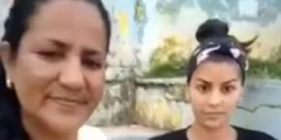 Gross mother & daughter