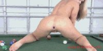 How many pool balls she fit
