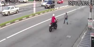 Brazil - Elderly man fatally hit by motorcycle in Osasco