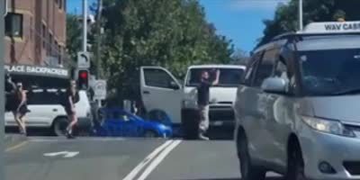 Road rage battle breaks out between an office worker and a tradie