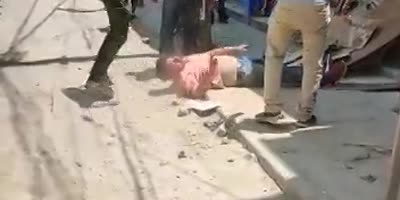 Thief Caught By Workers In Colombia