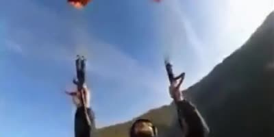 Two Rusian parachutes become tangled