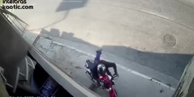 Brazil - São Paulo > Stolen motorcycle and owner can do nothing