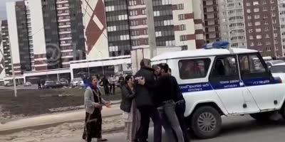 Russia: Gypsies vs Police