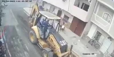 Worker Gets Robbed In Ecuador