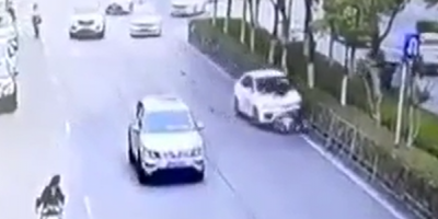 Slow Thinking Rider Crushed By An App Car In China