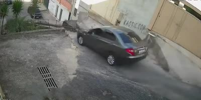 Brazil - Car "flies" over staircase and leaves two people injured in BH