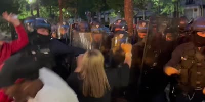 Riot Police Attack Liverpool Fans in the Fan Zone