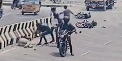 Man Assaulted By Goons On The Busy Road In Chinnai, India