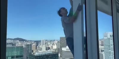 Man climbs SF’s Salesforce Tower in protest against abortion