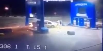 Car crashes into a gaz station in Morocco