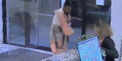Female Houston Hotel Clerk Punched In Fhe Face By Purse Thief