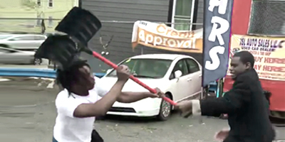 Dude Pulls Out a Fucking Shovel to End Street Fight