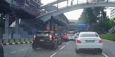 Man Falls Off An Overpass In Taiwan