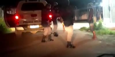 Drug Trafficking Suspect Gets Into A Fight With Police In Brazil