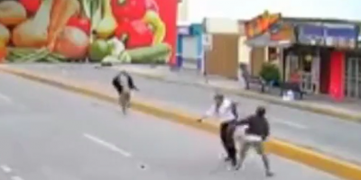 Man Screams For Help When Ruthless Thieves Attack Him In Ecuador