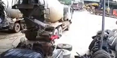 Mechanic Badly Injured By Truck Tire Explosion