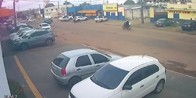 Brazil - Porto Velho > Driver tries to swerve from car and hits motorcyclist