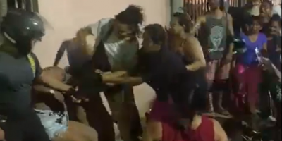 Female Thief  Assaulted By Favela Women In Brazil
