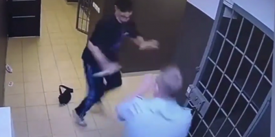 Lunatic Goes On Stabbing Spree Inside Russian Courthouse