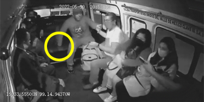 Combi Passengers Disarm and Beat a Thief in Mexico