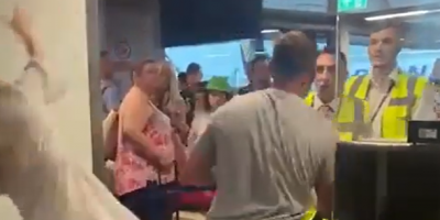 UK Passenger Shoves GF, Punches Airport Worker After His Flight Was Cancelled