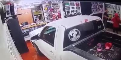Fatal Shooting In Auto Sound Shop In Mexico