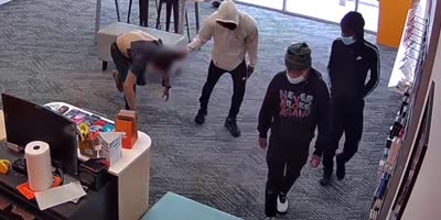 Cellphone Store Robbed By Armed Thugs In Texas