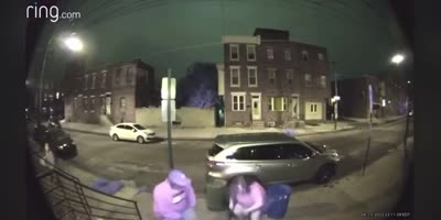 Random attack on 3 women in South Philly(CCTV)
