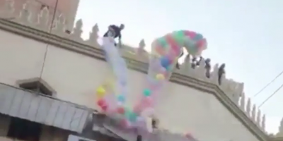 Egyptian Dude Falls Off The Mosque
