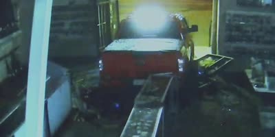 Stolen Pickup Truck Slam Into Tennessee Gun Shop & Crooks Steal Guns