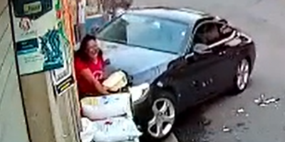 Mexico City Woman Gets Pinned Against The Wall