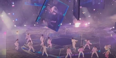 Big Screen Falls On Dancers During Concert