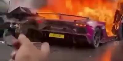 Fiery Lambo Crash In UK