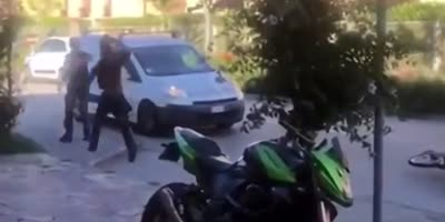 Crackhead Attacks Random Guy In Italy