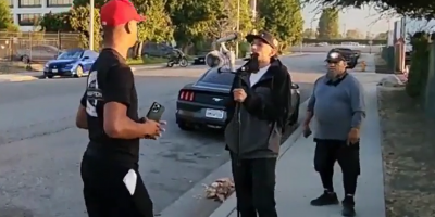 Gangster Wannabe Tries To Snatch A Phone From A Guy Who Filmed His Car.