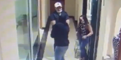 Couple Of Tourists Robbed At The Hotel In Mexico